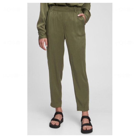 GAP TENCEL™ Lyocell High Rise Cropped Pull-On Pants Army Jacket Green - Picture 1 of 7